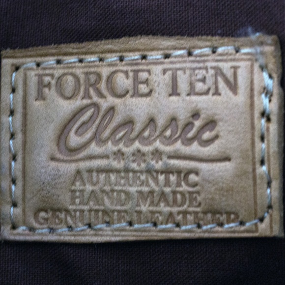 Force Ten leather shoulder bag - Picture 2 of 2